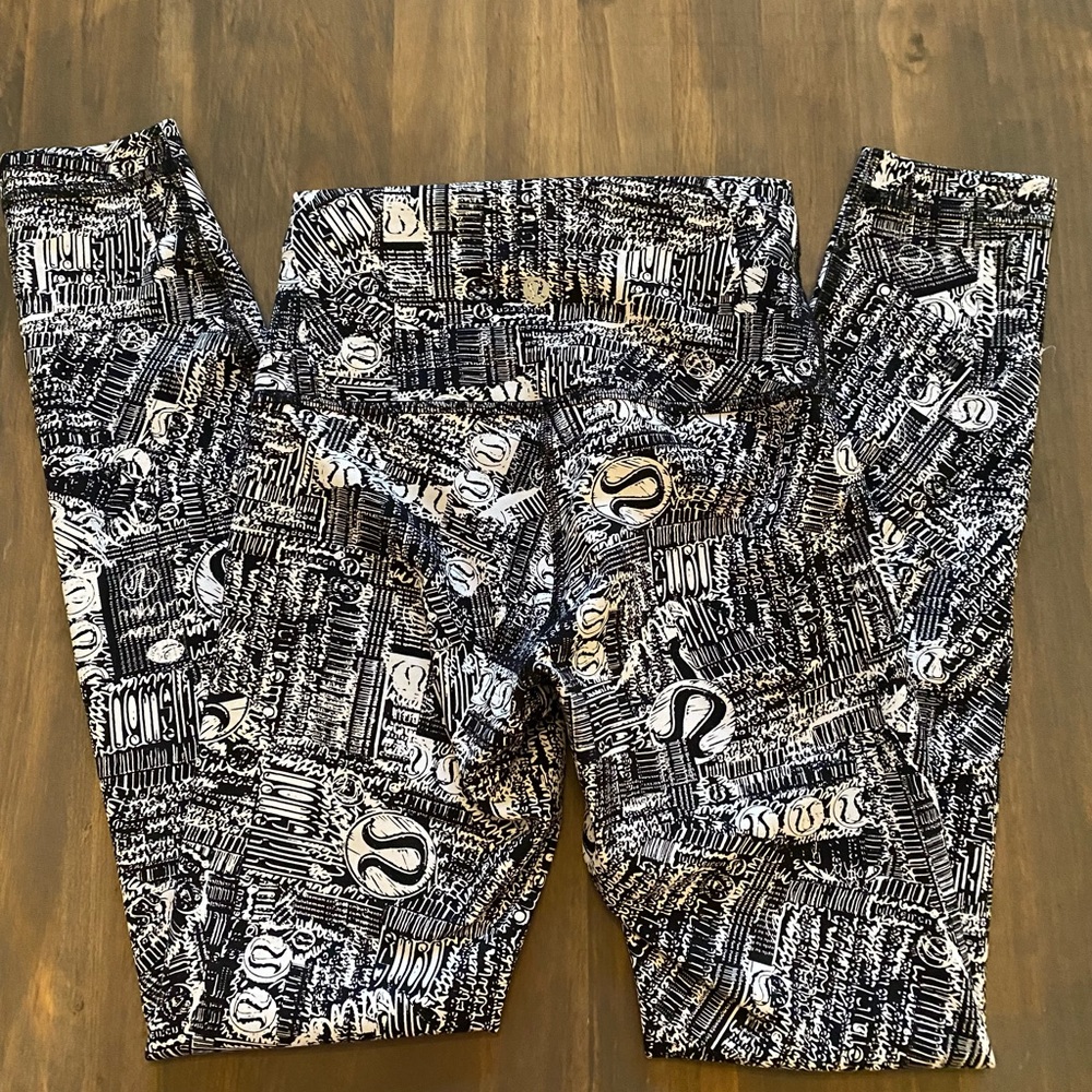 Lululemon leggings, black/white, size 2 women’s